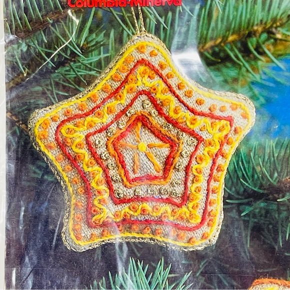 Vintage 1978 Crewel kit Christmas ornaments Angel and Star #7860 Columbia miner - Picture 3 of 10